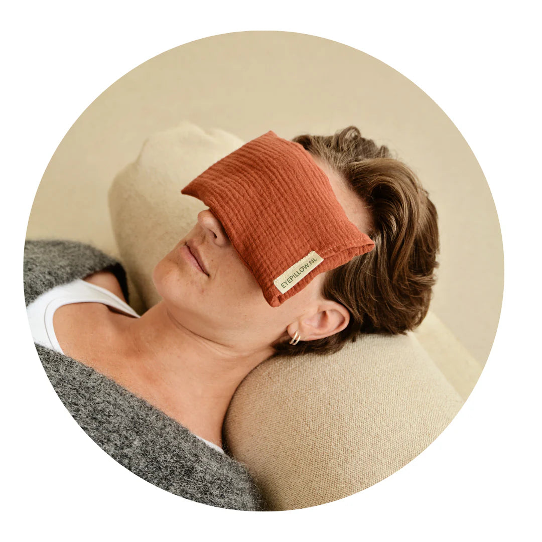 eyepillow -  oogkussen met lijnzaad en amethist